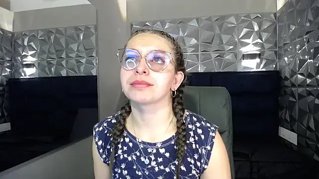 _isaabellaa — Freechat on StripChat