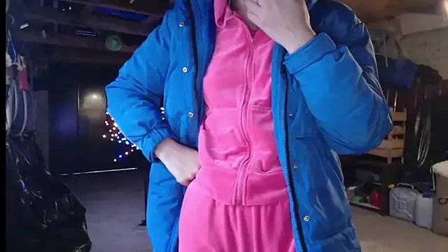 _JustmeHere_ on StripChat