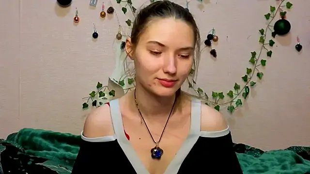 _kikiclark__ on StripChat