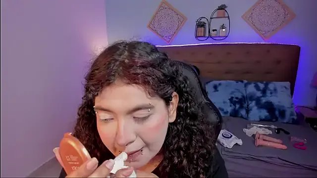 _Lilly_miller on StripChat