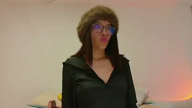 _lucysmith on StripChat