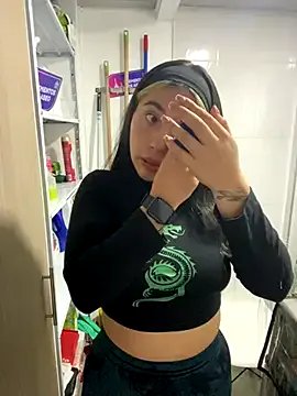 _ManuVeelez on StripChat