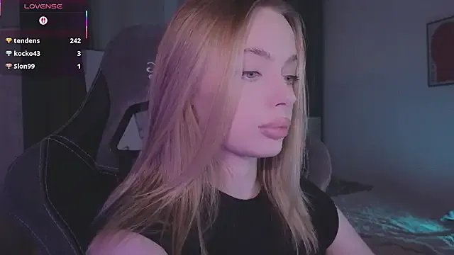 _MayShy_ on StripChat