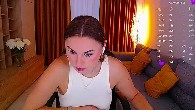 _Mia_Adams on StripChat