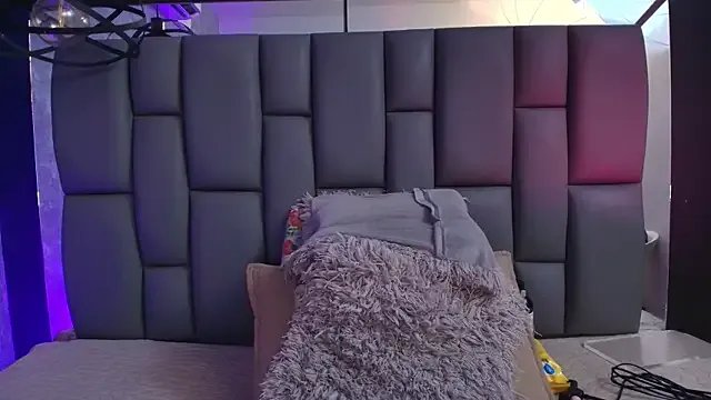 _MiaBrown_ on StripChat