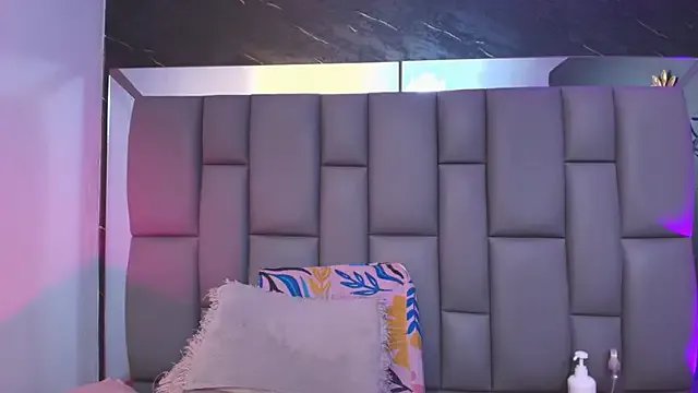 _MiaBrown_ on StripChat