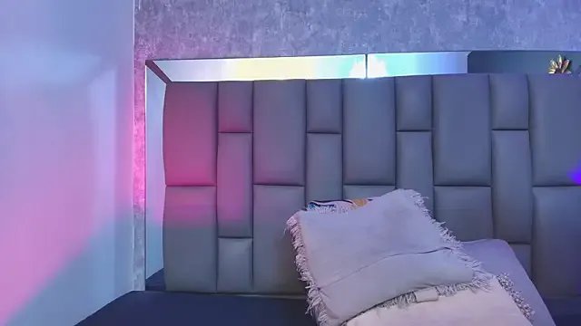 _MiaBrown_ on StripChat