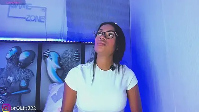 _naomibrown_ on StripChat