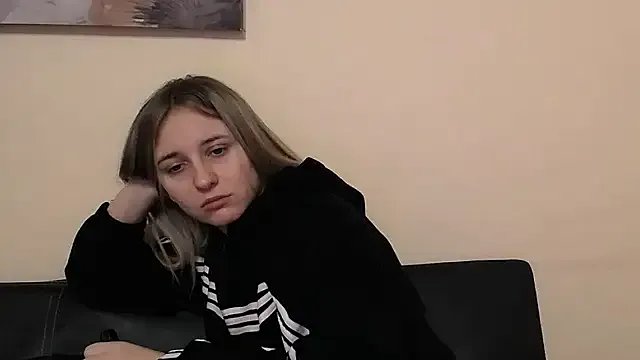 _Nicole_new on StripChat