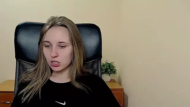 _Nicole_new on StripChat