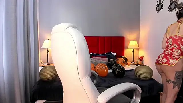 _Nicoletteshea_ on StripChat