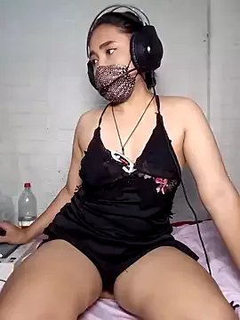 _Shimmerlyn_ on StripChat