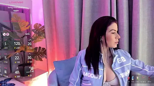 _valeria_saenz_ on StripChat