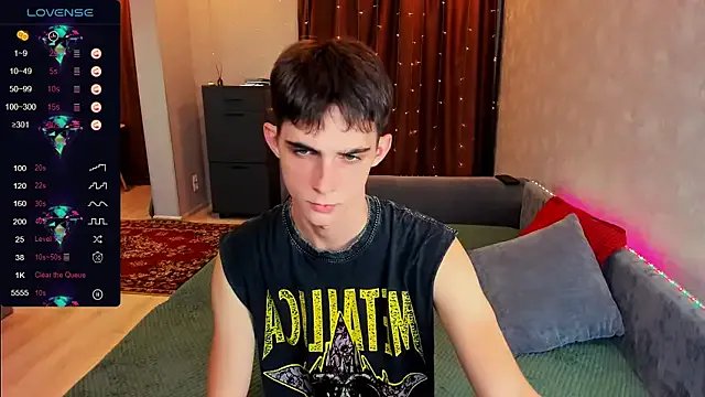 Aaron_Boom on StripChat