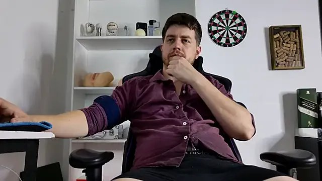 aaronlegend_ on StripChat