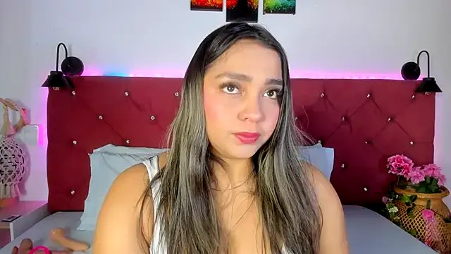 Abril_Gomez06 on StripChat