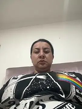 Abril_Luv — Show squirt ride dildo