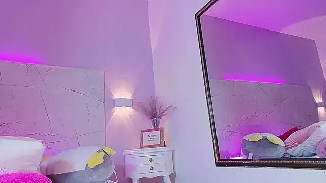 Freechat AbrilBrent on StripChat