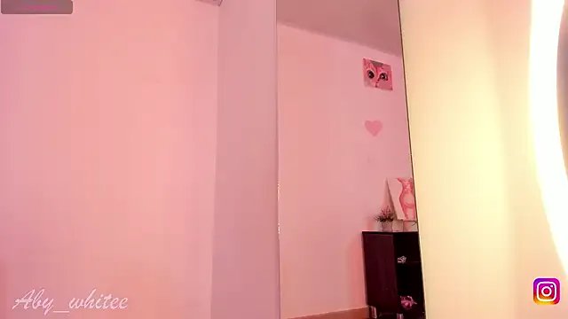AbyWhitee on StripChat