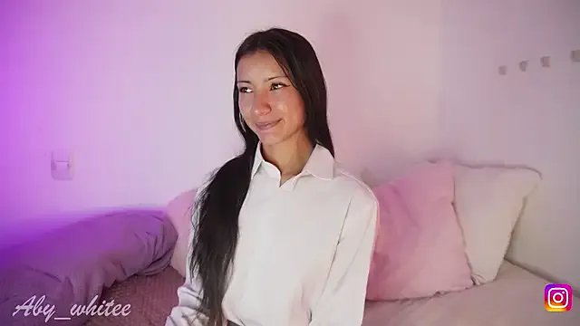 AbyWhitee on StripChat