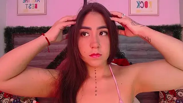 Freechat AdaaMillan on StripChat