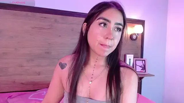 Freechat AdaaMillan on StripChat