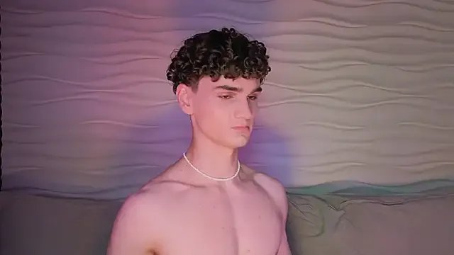 adam_21cm__ on StripChat