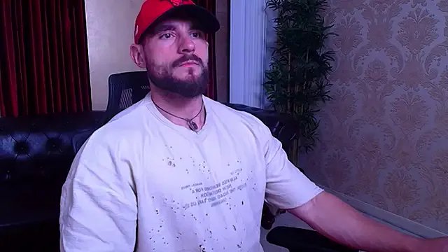 AdamJamesonn on StripChat