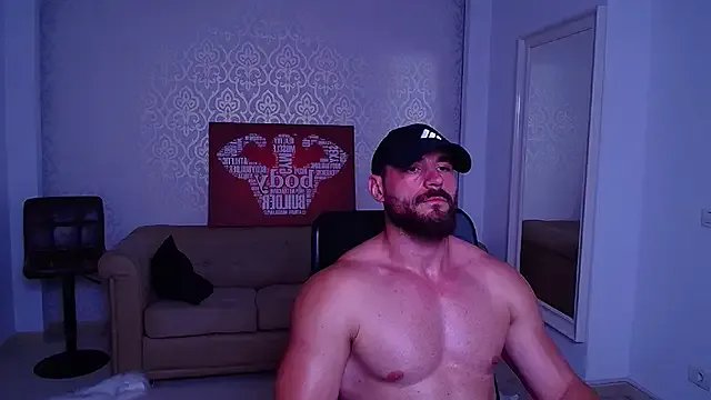 AdamJamesonn on StripChat