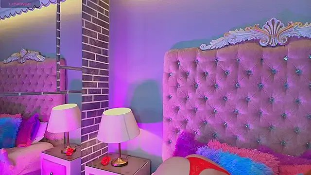 AdelaineBest on StripChat