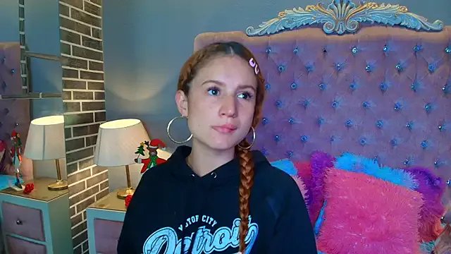 AdelaineBest on StripChat