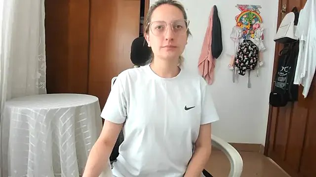 Adele_johnsonn1 on StripChat