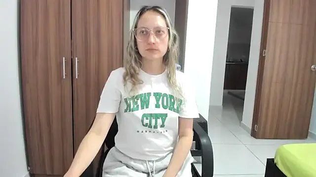 Adele_johnsonn1 on StripChat