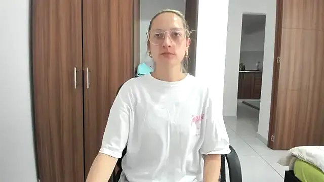 Adele_johnsonn1 on StripChat