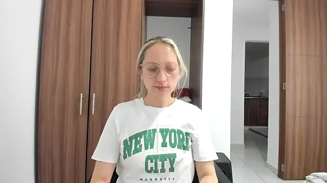 Adele_johnsonn1 on StripChat