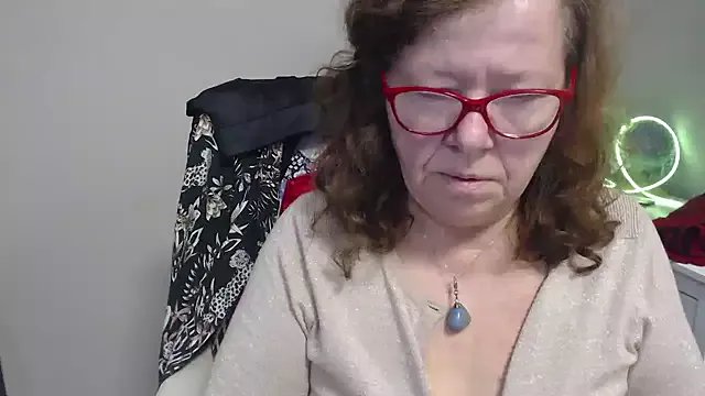 Adelewildx on StripChat