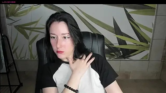 adell_berry on StripChat