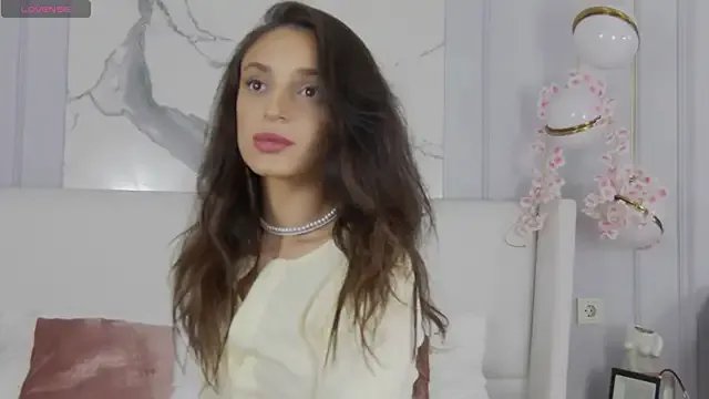 AdoraCortes on StripChat