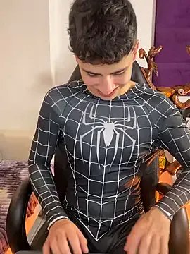 AdrianRinaldi on StripChat