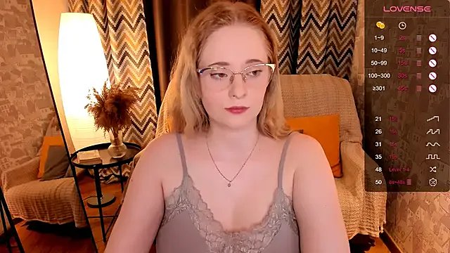 Aemilia_ on StripChat