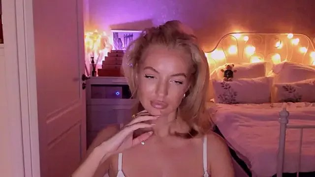 aestetick on StripChat