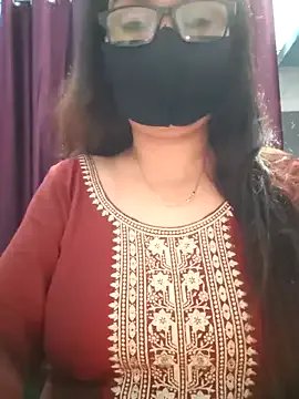 Aishwaryaa_69 on StripChat
