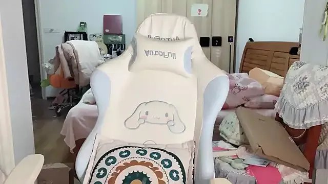 Akong11 on StripChat