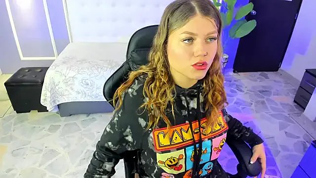 Freechat alaia_greyy on StripChat