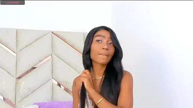 AlanaDoll on StripChat