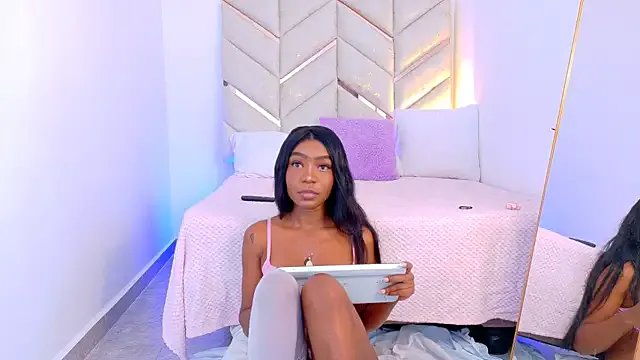 AlanaDoll on StripChat