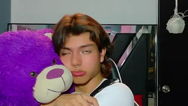 Freechat alandelrey57 on StripChat