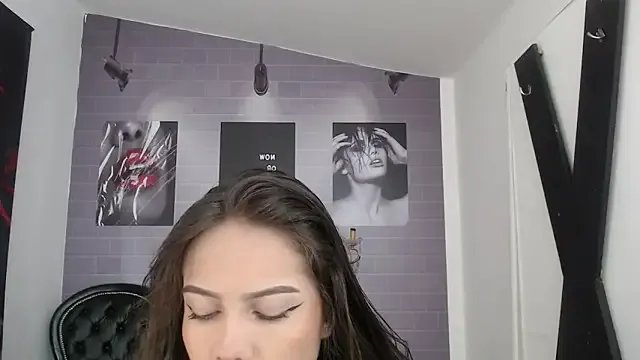 aleesha_cameron02 on StripChat