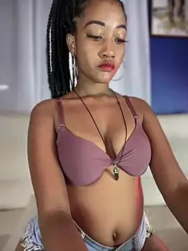 AleezaFrench on StripChat