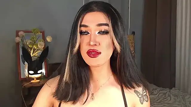 Freechat AleinaCroft on StripChat